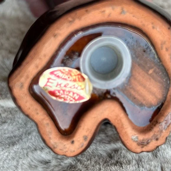 Enesco Imports Japan-Vintage Redware Bloodhounds Salt & Pepper Shakers - Picture 7 of 7